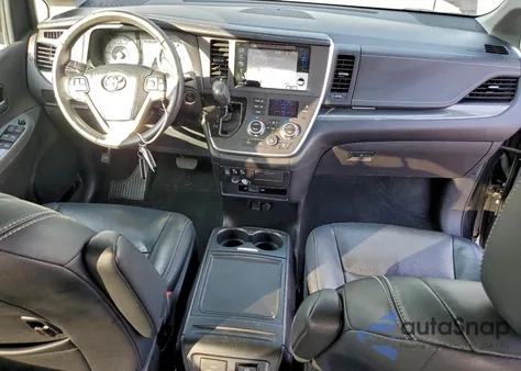 2015 Toyota Sienna Sport z USA, uszkodzony, nr VIN 5TDXK3DC4FS664323